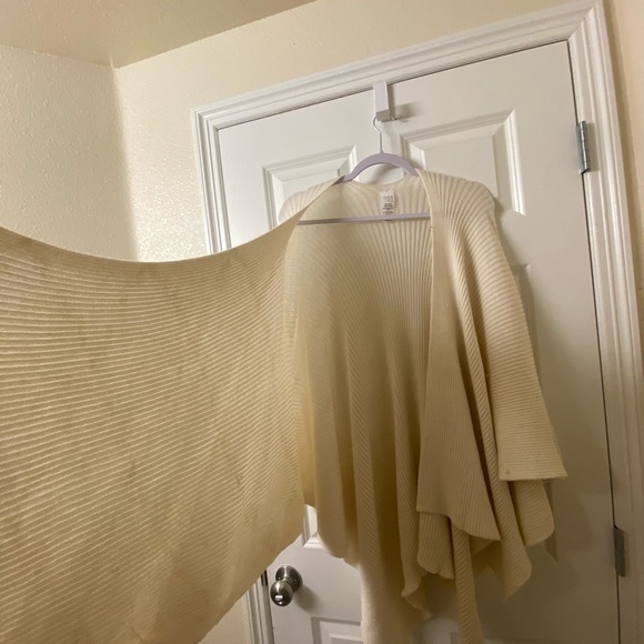 Wrap - Picture 3 of 4